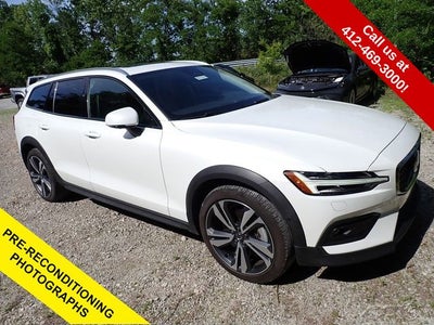 2024 Volvo V60 Cross Country B5 Plus