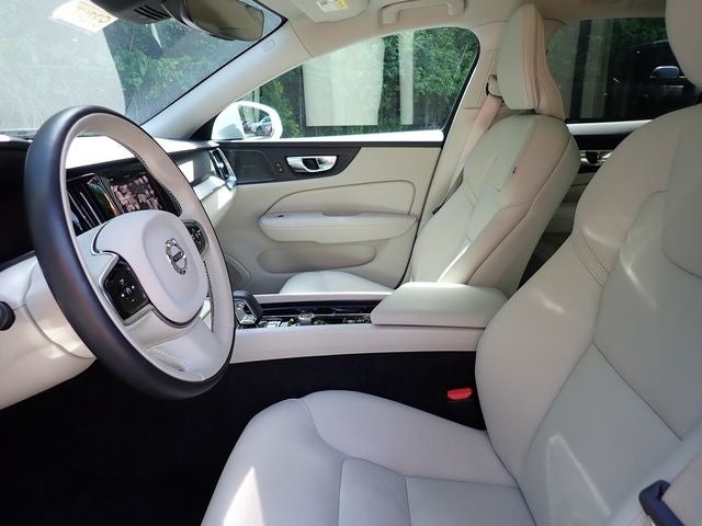 2024 Volvo V60 Cross Country B5 Plus