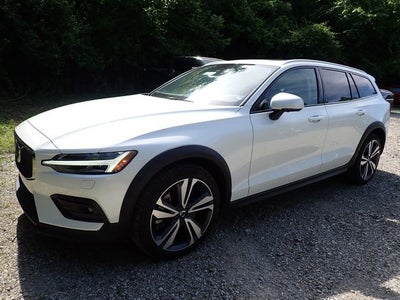 2024 Volvo V60 Cross Country B5 Plus
