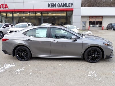 2026 Toyota Camry SE AWD