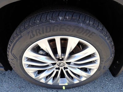 2026 Toyota Highlander Hybrid Platinum