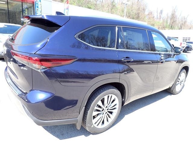 2026 Toyota Highlander Hybrid Platinum