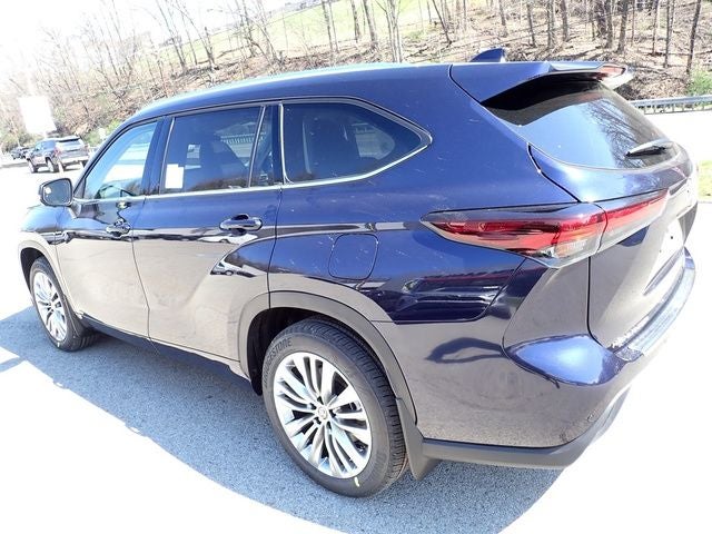 2026 Toyota Highlander Hybrid Platinum