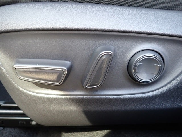 2025 Toyota RAV4 Plug-in Hybrid SE