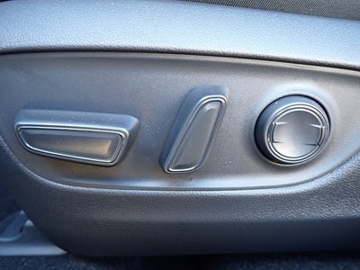 2025 Toyota RAV4 Plug-in Hybrid SE