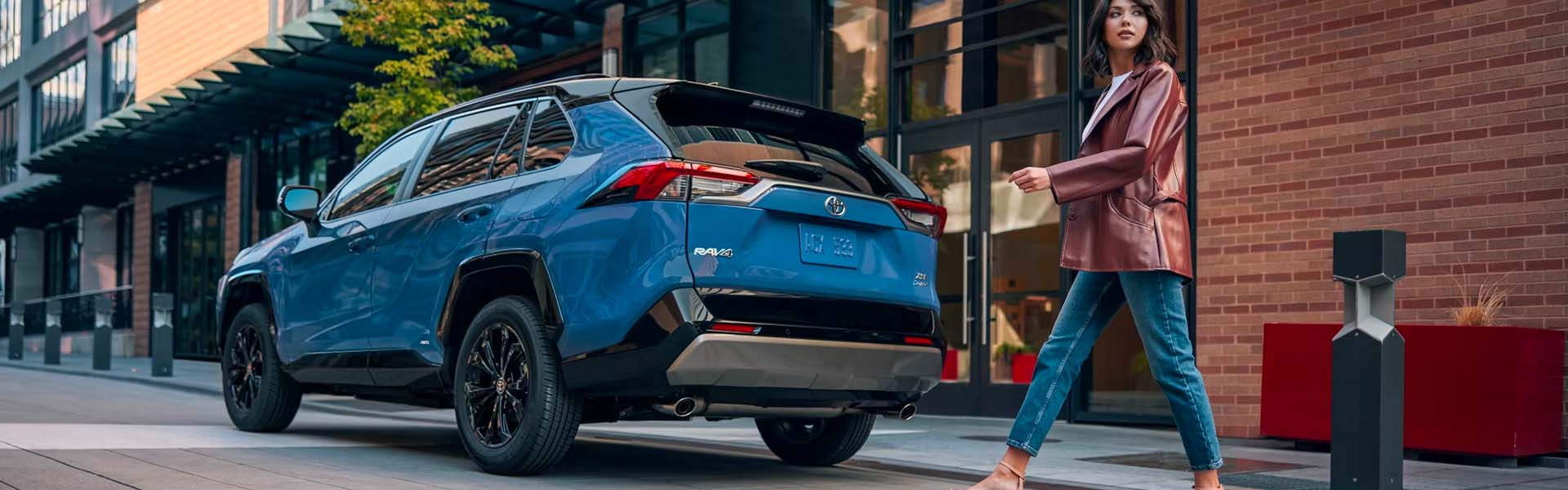 The instrument panel of the 2025 Toyota RAV4 Hybrid in Pleasant Hills, PA